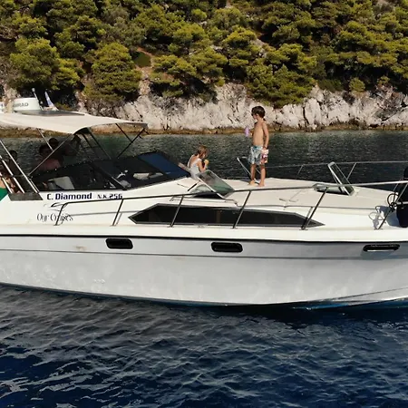 Our Cruises Båthotell