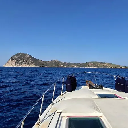 Our Cruises Botel *