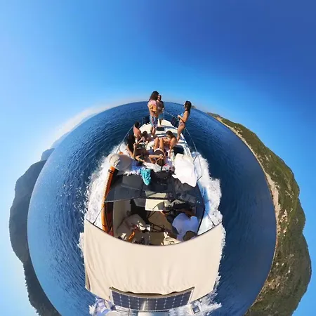 Båthotell Our Cruises Skopelos stad