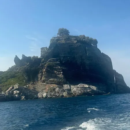 Our Cruises Botel Skopelos Town