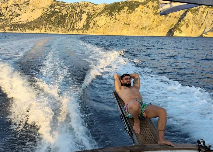 Our Cruises Botel Skopelos